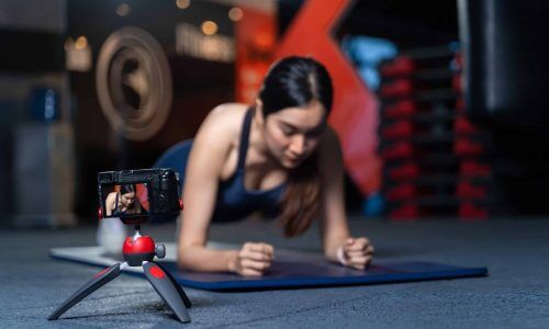 personal trainer getting an online certificate